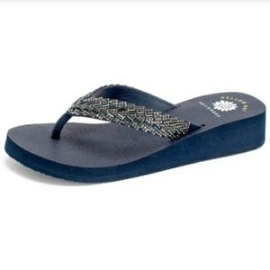 YELLOW BOX CALIOPE NAVY SANDALS MEDIUM WIDTH NEW IN BOX